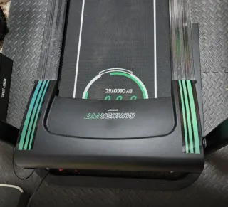 Cinta de correr ,aún con el plástico de embalaje