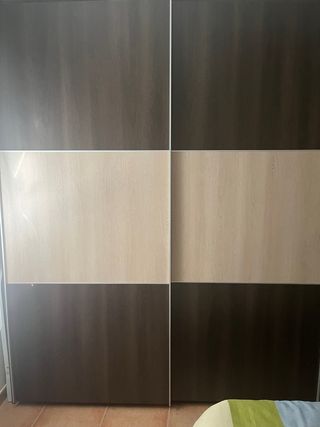 Armario puertas correderas madera