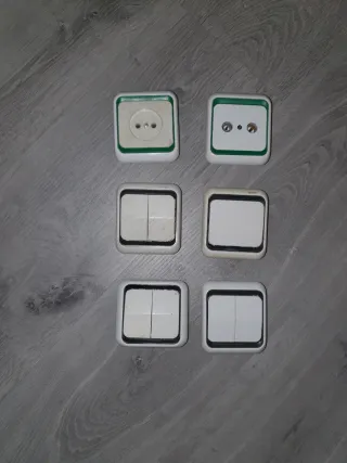 Interruptores y enchufes varios