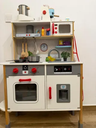 Cocina de juguete con accesorios