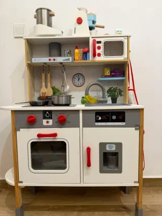 Cocina de juguete con accesorios
