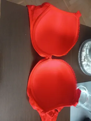 Sujetador rojo