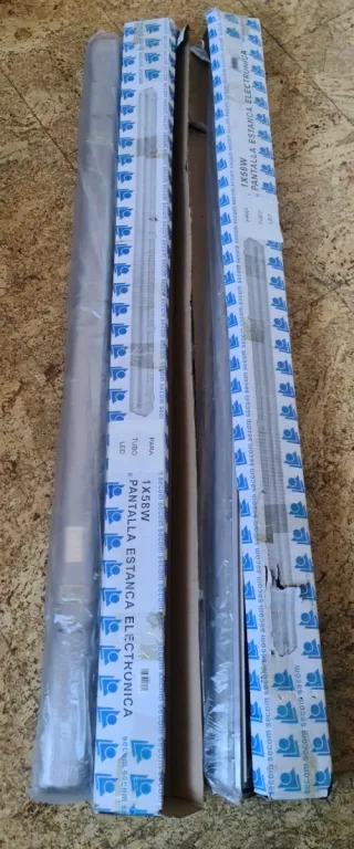 2 Pantallas Estancas LED 1x58W Nuevas