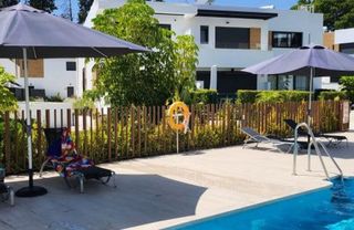 Casa adosada en alquiler en Los Naranjos - Las Brisas en Marbella