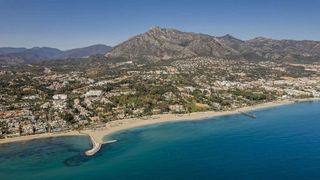 Casa adosada en alquiler en Los Naranjos - Las Brisas en Marbella