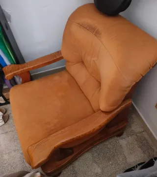 Poltrona vintage in legno e tessuto