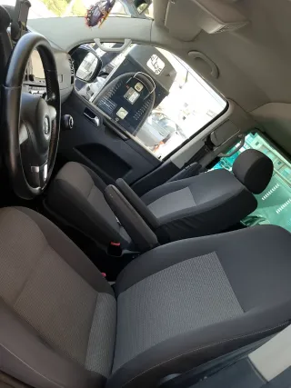 Volkswagen Caravelle 2011