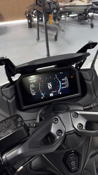 Yamaha TMAX 560 2025