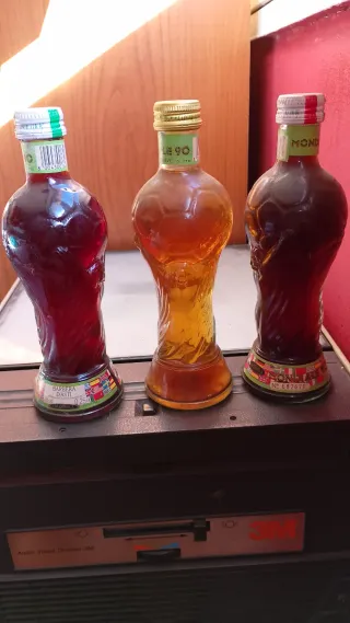3 Bottiglie Collezionabili Mondiali 90