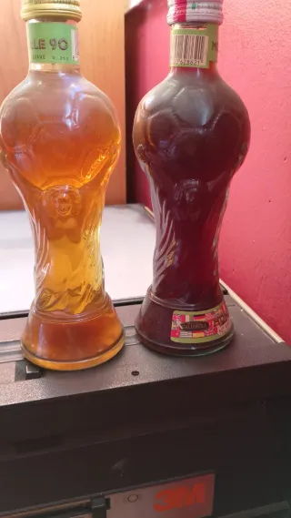 3 Bottiglie Collezionabili Mondiali 90