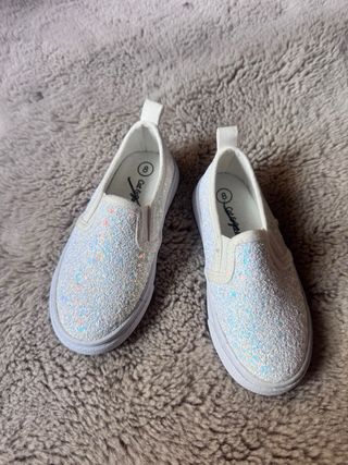 Zapatos niña blancos con brillos