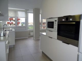 Piso en alquiler en Valdenoja - La Pereda en Santander