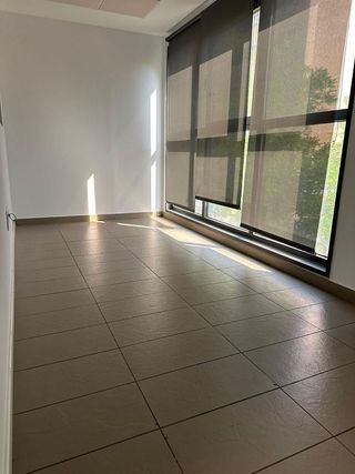 Oficina en alquiler en Colores - Entreparques en Sevilla