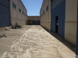 Nave industrial en alquiler en Lucena