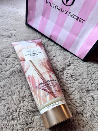 Victoria's Secret Coconut Milk & Rose Loción