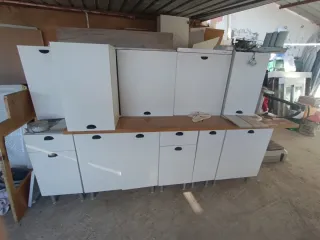 Muebles de cocina blancos