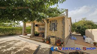 Chalet en venta en Caudete