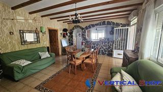 Chalet en venta en Caudete