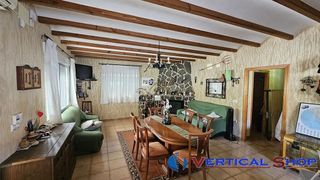Chalet en venta en Caudete