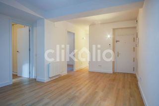 Piso en alquiler en Valdezarza en Madrid