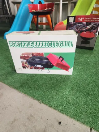 Barbacoa portátil negra y roja