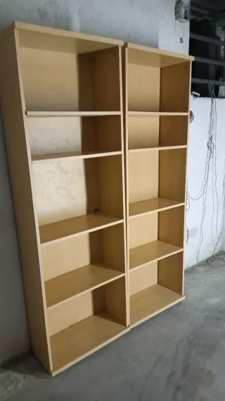 Estantería de madera beige/marrón