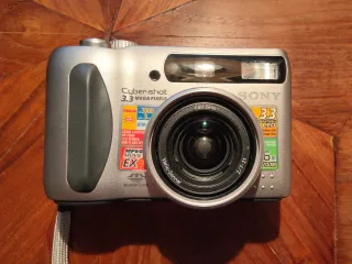 Cámara Sony Cyber-shot DSC-S75 3.3MP