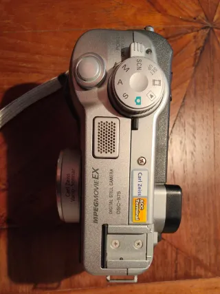 Cámara Sony Cyber-shot DSC-S75 3.3MP