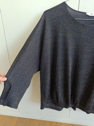 Camiseta Mango azul y dorada Talla L