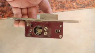 Cerradura de embutir con llave