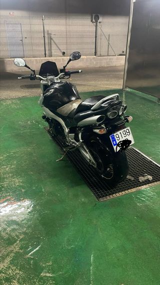 Suzuki GSR 600