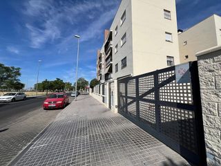 Garaje en venta en El Higuerón en Córdoba