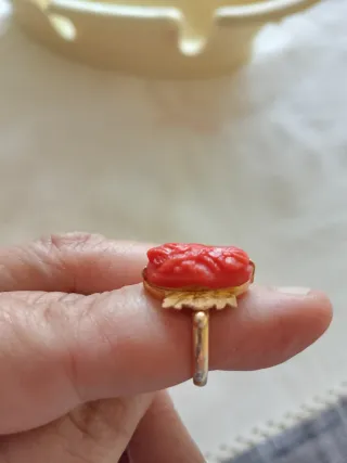 Anello Oro 18k con Cammeo Corallo