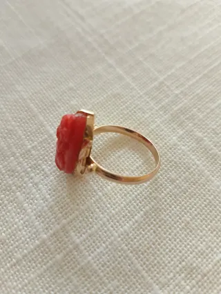 Anello Oro 18k con Cammeo Corallo