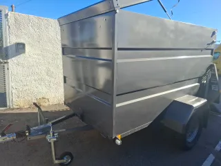 Remolque cerrado 4 4