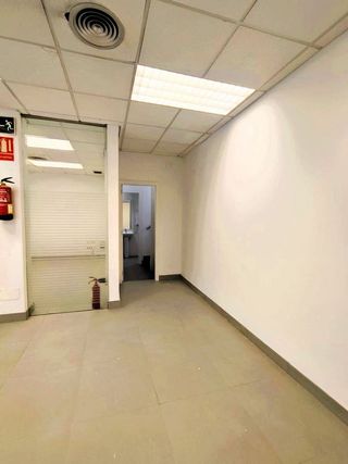 Local comercial en alquiler en Reyes en Parla