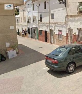 Casa adosada en venta en Huelma