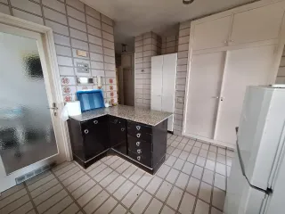 Cocina modular con encimera de granito