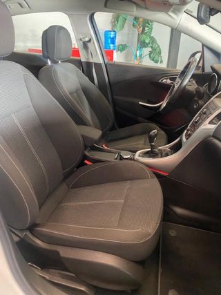 Opel Astra 1.4T 140CV SPORT