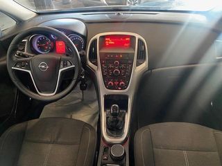 Opel Astra 1.4T 140CV SPORT