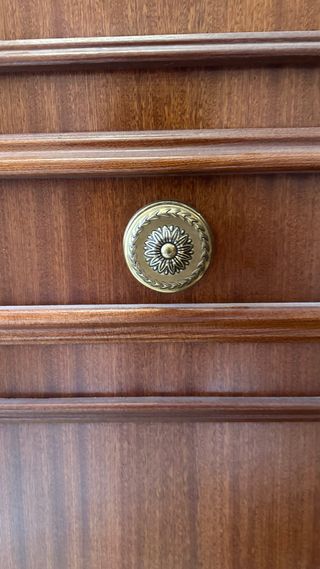 Puerta de entrada de madera