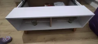 Mesa baja elevable blanca y madera