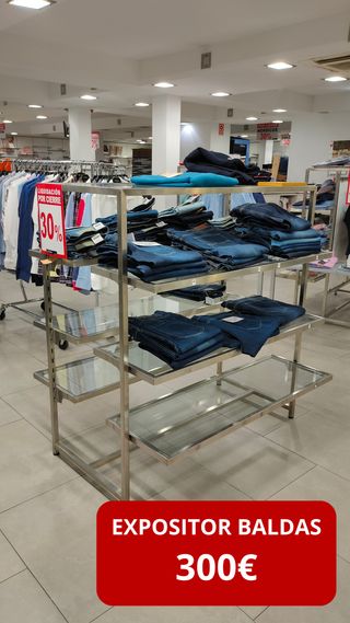 Expositor Baldas Tienda Ropa