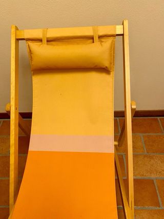 Sdraio in legno e tessuto arancione