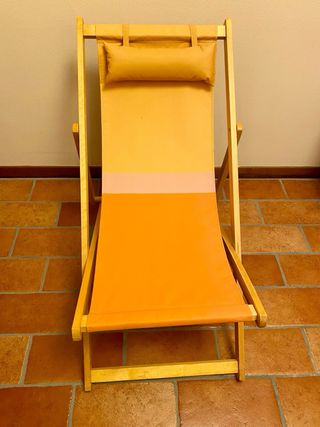 Sdraio in legno e tessuto arancione