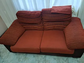 Sofás (2) rojos de tela