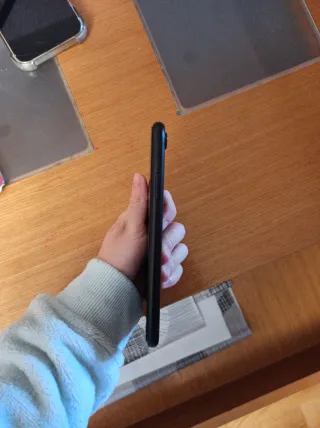 iPhone XR Negro 84% Batería