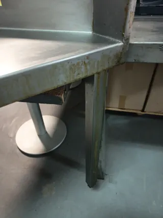 Mesa de esquina de acero inoxidable