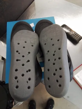 Hoka Restore Scarpe unisex Nero nm.US 36 EU37 1/3