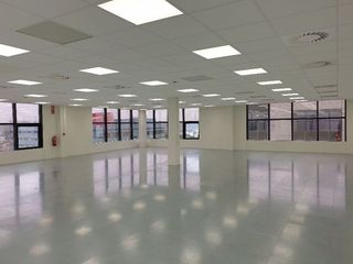 Oficina en alquiler en Zona Industrial en Prat de Llobregat, El